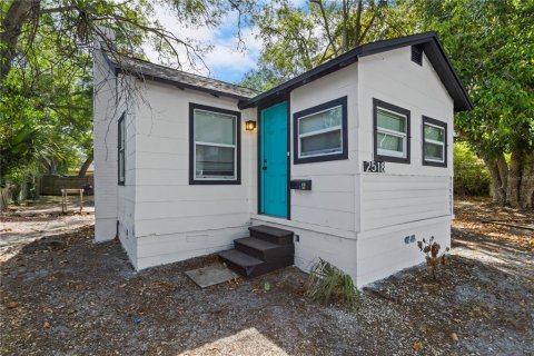 Commercial property in Saint Petersburg, Florida 4 bedrooms, 161.37 sq.m. № 2371453 - photo 3