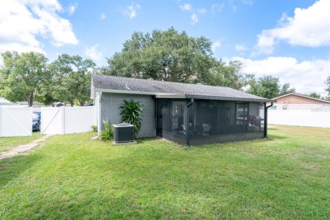 Villa ou maison à vendre à Tampa, Floride: 3 chambres, 112.41 m2 № 2388818 - photo 3