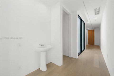 Casa en venta en Miami Beach, Florida, 5 dormitorios, 483.09 m2 № 2059131 - foto 30