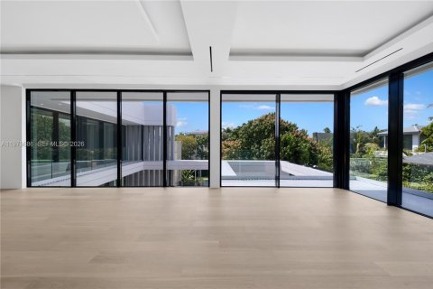 Casa en venta en Miami Beach, Florida, 5 dormitorios, 483.09 m2 № 2059131 - foto 12
