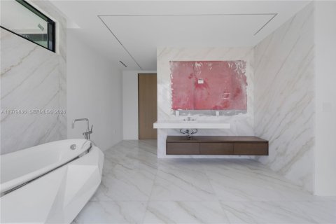 Casa en venta en Miami Beach, Florida, 5 dormitorios, 483.09 m2 № 2059131 - foto 21