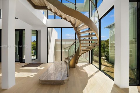 Casa en venta en Miami Beach, Florida, 5 dormitorios, 483.09 m2 № 2059131 - foto 3