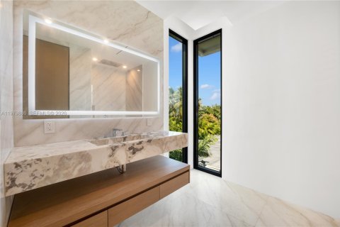 Casa en venta en Miami Beach, Florida, 5 dormitorios, 483.09 m2 № 2059131 - foto 27