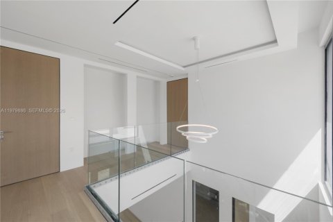 Casa en venta en Miami Beach, Florida, 5 dormitorios, 483.09 m2 № 2059131 - foto 26