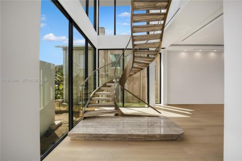 Casa en venta en Miami Beach, Florida, 5 dormitorios, 483.09 m2 № 2059131 - foto 6