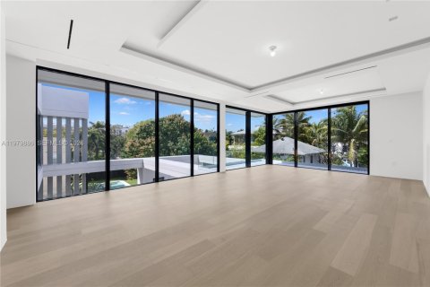 Casa en venta en Miami Beach, Florida, 5 dormitorios, 483.09 m2 № 2059131 - foto 4