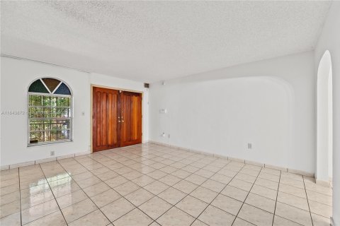Купить виллу или дом в Майами, Флорида 5 спален, 233.56м2, № 1839396 - фото 3
