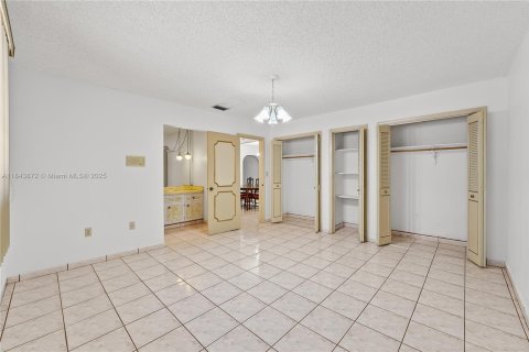 Купить виллу или дом в Майами, Флорида 5 спален, 233.56м2, № 1839396 - фото 13