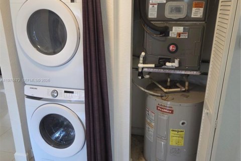 Купить кондоминиум в Хомстед, Флорида 3 спальни, 110.93м2, № 2047837 - фото 11