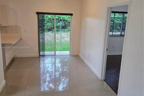 Купить кондоминиум в Хомстед, Флорида 3 спальни, 110.93м2, № 2047837 - фото 3