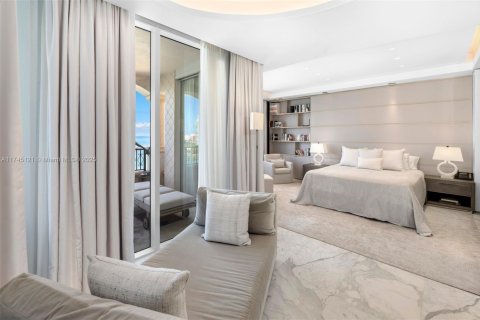 Condo in Miami Beach, Florida, 6 bedrooms  № 1863139 - photo 9