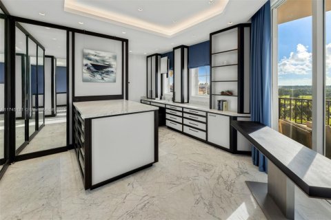 Condo in Miami Beach, Florida, 6 bedrooms  № 1863139 - photo 13