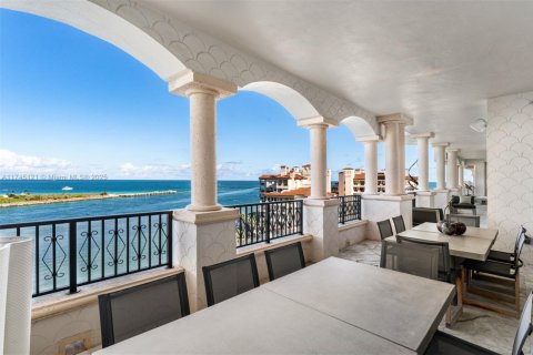 Condo in Miami Beach, Florida, 6 bedrooms  № 1863139 - photo 18