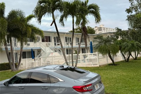 Купить кондоминиум в Помпано-Бич, Флорида 2 спальни, 92.9м2, № 1992452 - фото 25