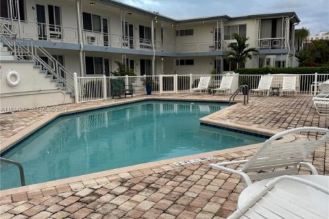 Купить кондоминиум в Помпано-Бич, Флорида 2 спальни, 92.9м2, № 1992452 - фото 23