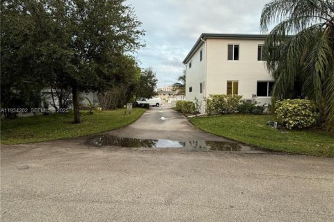 Купить кондоминиум в Помпано-Бич, Флорида 2 спальни, 92.9м2, № 1992452 - фото 21