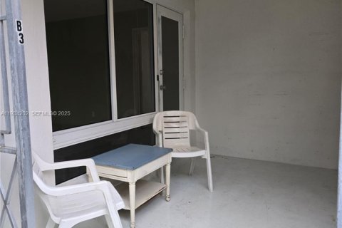 Купить кондоминиум в Помпано-Бич, Флорида 2 спальни, 92.9м2, № 1992452 - фото 2