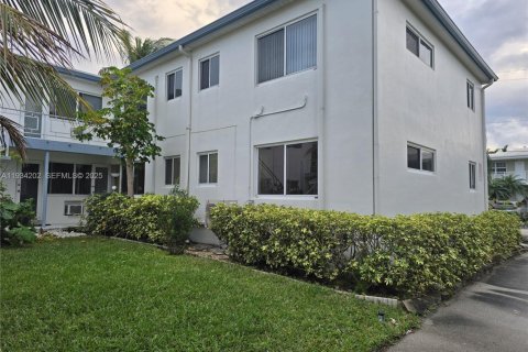 Купить кондоминиум в Помпано-Бич, Флорида 2 спальни, 92.9м2, № 1992452 - фото 19