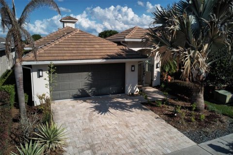 House in Davenport, Florida 3 bedrooms, 165.46 sq.m. № 2102534 - photo 2