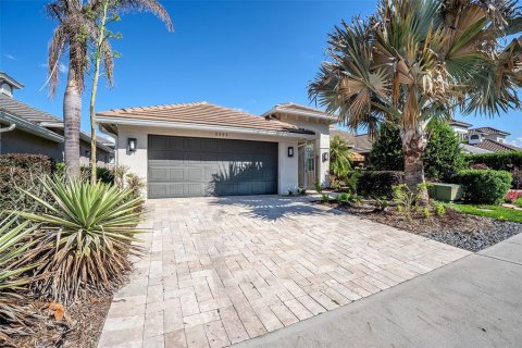 House in Davenport, Florida 3 bedrooms, 165.46 sq.m. № 2102534 - photo 3