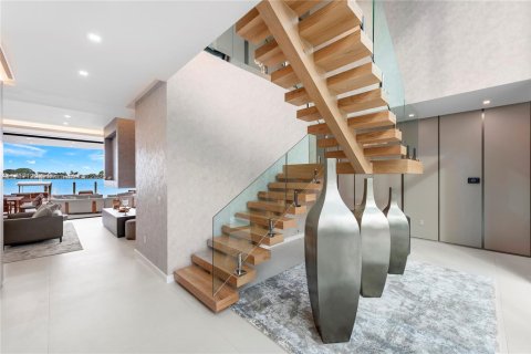 House in Miami Beach, Florida 6 bedrooms, 557.41 sq.m. № 1864566 - photo 6