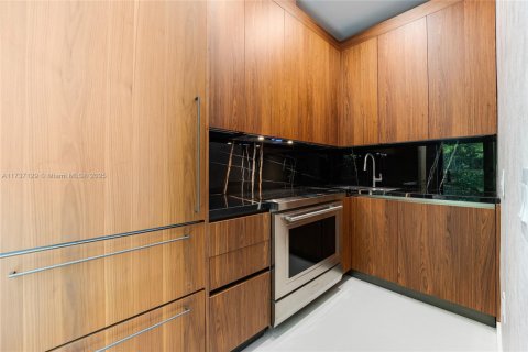 House in Miami Beach, Florida 6 bedrooms, 557.41 sq.m. № 1864566 - photo 24