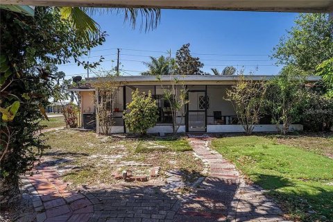 House in Lake Placid, Florida 4 bedrooms, 134.15 sq.m. № 1884758 - photo 25