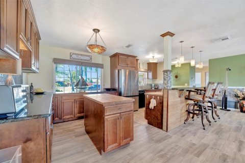 House in Port Charlotte, Florida 3 bedrooms, 112.88 sq.m. № 1572782 - photo 17