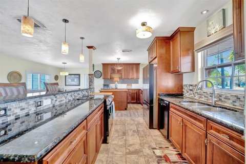 House in Port Charlotte, Florida 3 bedrooms, 112.88 sq.m. № 1572782 - photo 7
