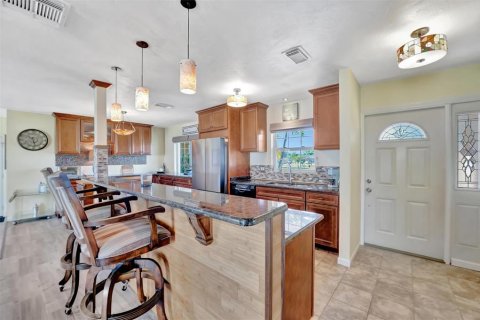 House in Port Charlotte, Florida 3 bedrooms, 112.88 sq.m. № 1572782 - photo 6