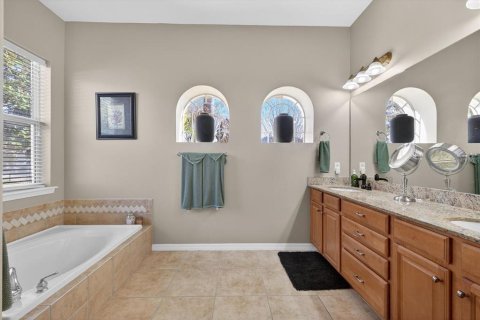 House in Tarpon Springs, Florida 5 bedrooms, 297.1 sq.m. № 2092949 - photo 19