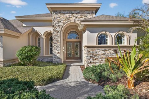 House in Tarpon Springs, Florida 5 bedrooms, 297.1 sq.m. № 2092949