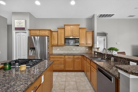 House in Tarpon Springs, Florida 5 bedrooms, 297.1 sq.m. № 2092949 - photo 6