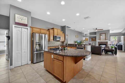 House in Tarpon Springs, Florida 5 bedrooms, 297.1 sq.m. № 2092949 - photo 8