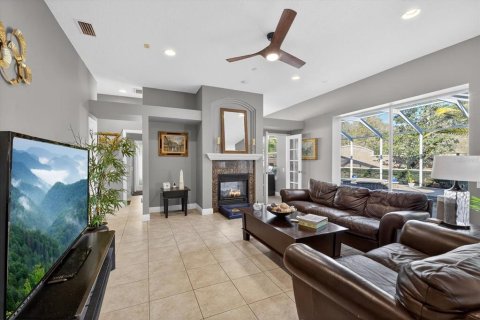 House in Tarpon Springs, Florida 5 bedrooms, 297.1 sq.m. № 2092949 - photo 10