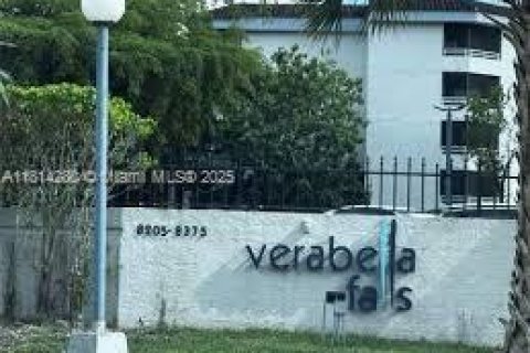 Condominio en Miami, Florida, 1 dormitorio № 2032978