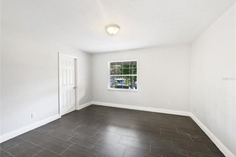 House in Apopka, Florida 3 bedrooms, 176.89 sq.m. № 1805173 - photo 11