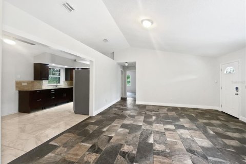 House in Apopka, Florida 3 bedrooms, 176.89 sq.m. № 1805173 - photo 15