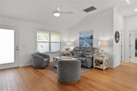 House in The Villages, Florida 2 bedrooms, 115.94 sq.m. № 1835080 - photo 6
