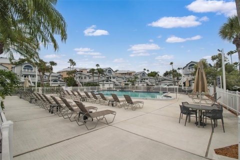 Copropriété à louer à Sarasota, Floride: 2 chambres, 118.91 m2 № 2298809 - photo 2