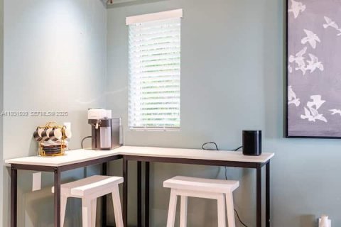 Commercial property in Miami Beach, Florida 203.46 sq.m. № 1990131 - photo 22