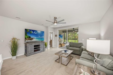 Villa ou maison à vendre à Port Charlotte, Floride: 2 chambres, 143.35 m2 № 2360450 - photo 5