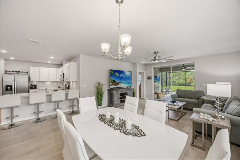 Villa ou maison à vendre à Port Charlotte, Floride: 2 chambres, 143.35 m2 № 2360450 - photo 3