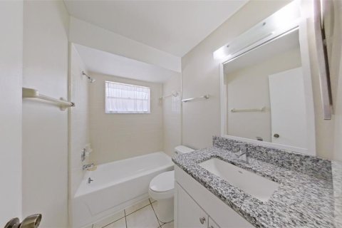 Apartamento en alquiler en Orlando, Florida, 2 dormitorios, 0.74 m2 № 1823271 - foto 10