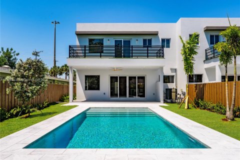 Townhouse in Fort Lauderdale, Florida 4 bedrooms, 232.72 sq.m. № 1731744 - photo 25