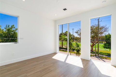 Townhouse in Fort Lauderdale, Florida 4 bedrooms, 232.72 sq.m. № 1731744 - photo 17