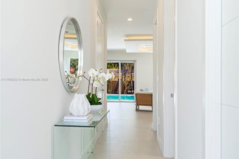 Townhouse in Fort Lauderdale, Florida 4 bedrooms, 232.72 sq.m. № 1731744 - photo 1