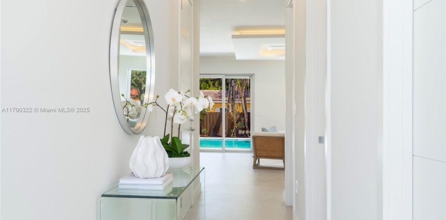 Townhouse in Fort Lauderdale, Florida 4 bedrooms, 232.72 sq.m. № 1731744