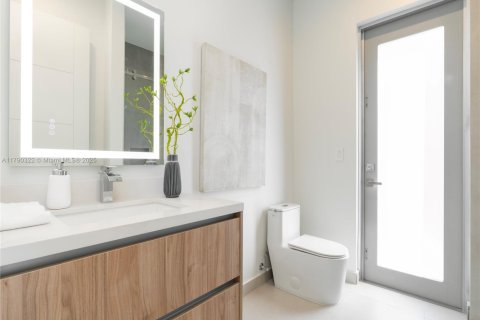 Townhouse in Fort Lauderdale, Florida 4 bedrooms, 232.72 sq.m. № 1731744 - photo 20