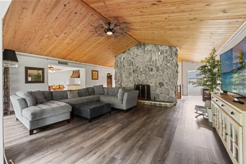 Casa en venta en Brooksville, Florida, 9 dormitorios, 474.17 m2 № 1856608 - foto 13